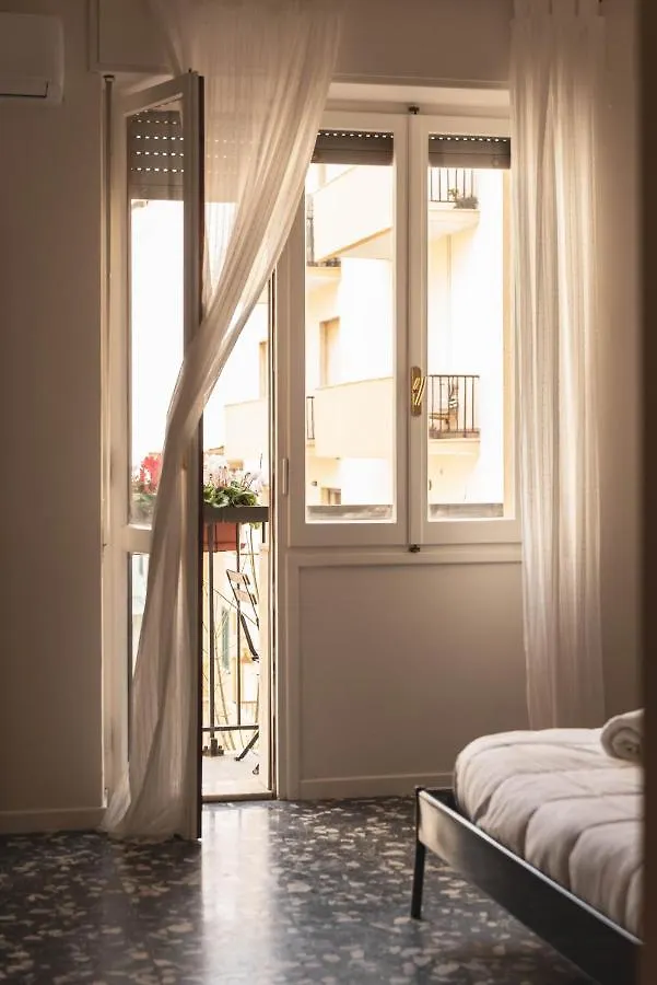 Four Rooms Alghero Gasthof